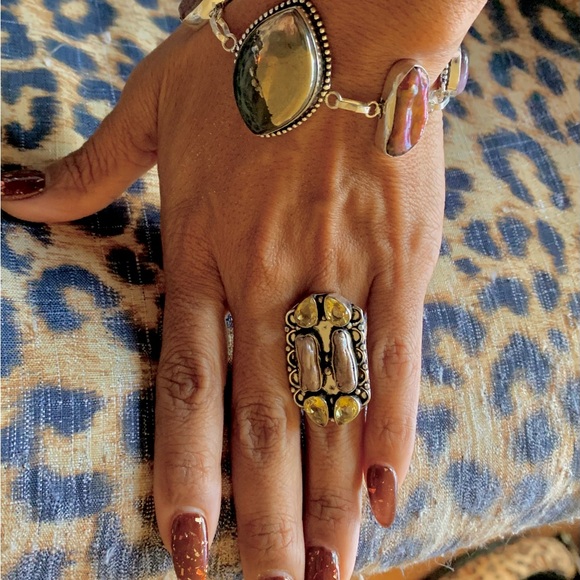 Ornate Silver Vintage Ring and bracelet - Picture 9 of 14